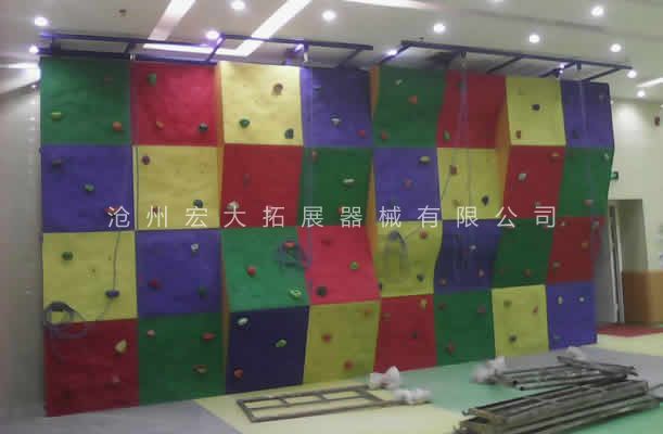 附墙体攀岩墙