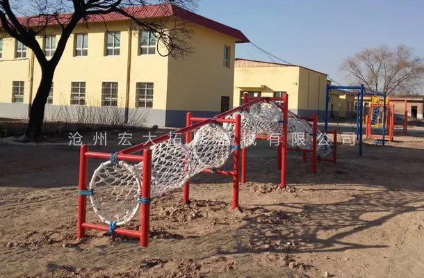 青少年障碍赛拓展器材