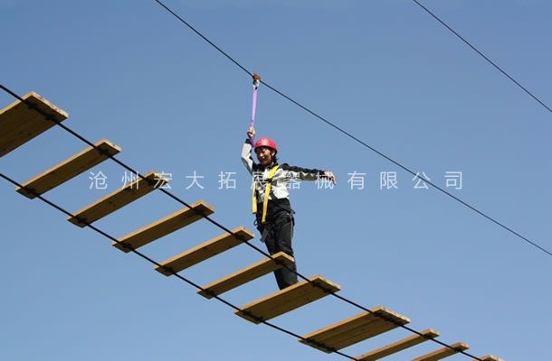 高空拓展器材,高空拓展训练架