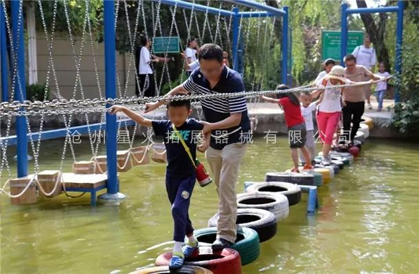 水上拓展器材