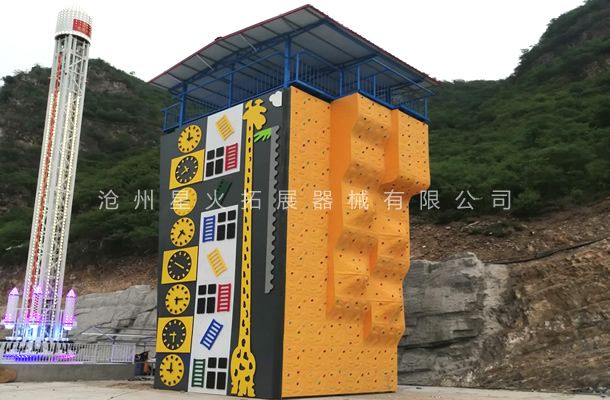 河北省野三坡景区刘家河水上乐园趣味攀岩墙安装完成
